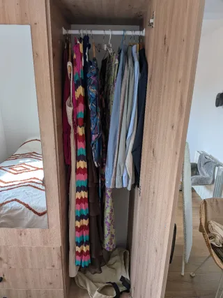 Armario madera puertas espejo