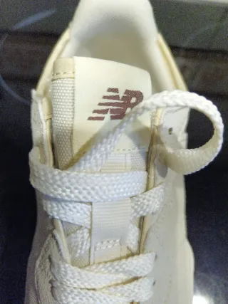 Zapatillas New Balance 327 Beige/Blanco