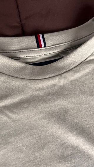 Camiseta Tommy Hilfiger Manga Larga Beige