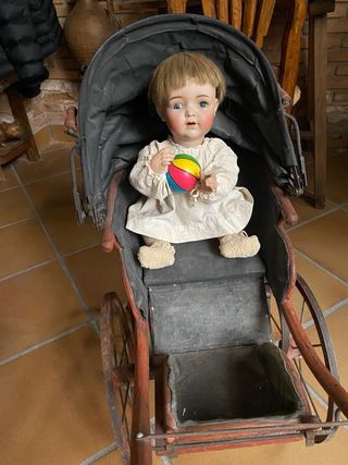 Carrito de muñeca antiguo