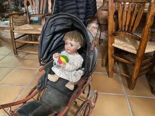 Carrito de muñeca antiguo
