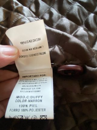 Chaqueta de piel marrón