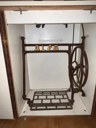 Máquina de coser Alfa clásica