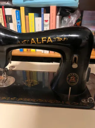 Máquina de coser Alfa clásica