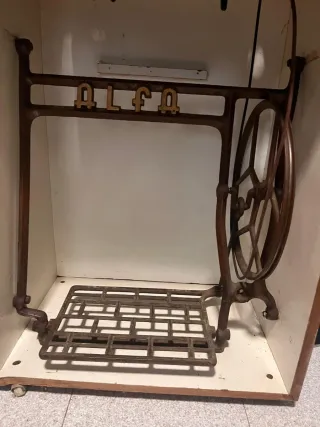 Máquina de coser Alfa clásica