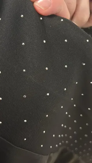 Blazer negro con pedrería y manga midi M-L