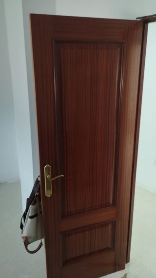Puerta de madera interior