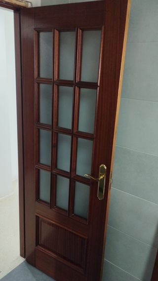 Puerta de madera interior