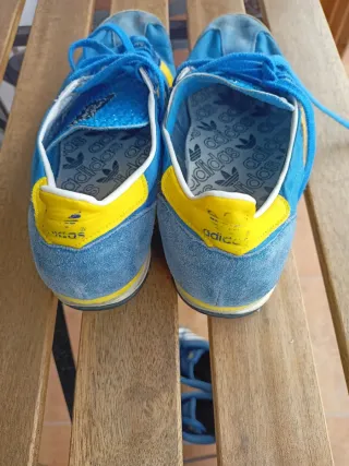 Zapatillas Adidas Azul y Amarillo