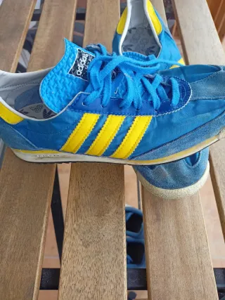 Zapatillas Adidas Azul y Amarillo