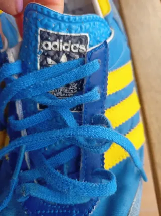 Zapatillas Adidas Azul y Amarillo