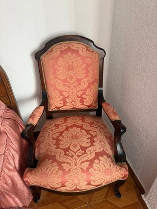 2 sillones TAPIZADOS de NOGAL