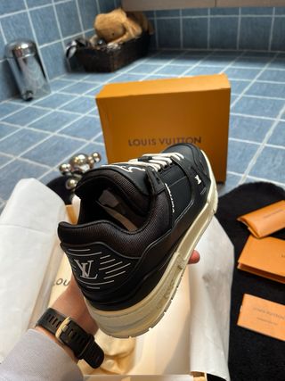 Louis Vuitton Trainer Zapatillas Negras Blancas