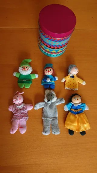 6 Títeres de dedo con cabeza madera y caja