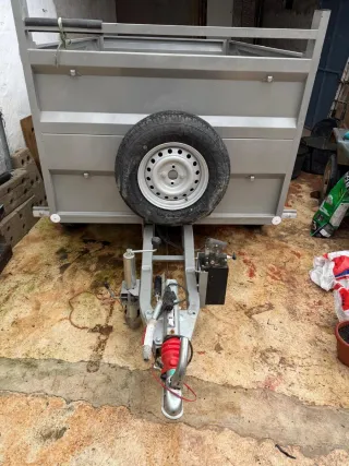 Remolque basculante nuevo,