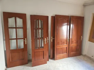 Puertas de madera con o sin cristal