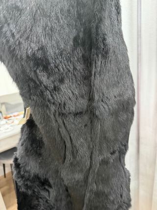 Abrigo negro con pelo