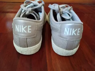 Nike Blazer Low Premium cinza-acastanhado