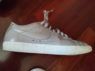 Nike Blazer Low Premium cinza-acastanhado