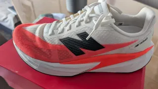 Scarpe New Balance FuelCell Rebel v5