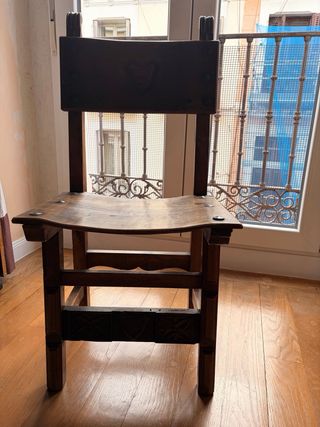 Silla de madera maciza rústica