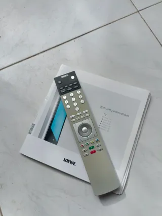 TV Loewe Modus L 32 Plata Mando a distancia