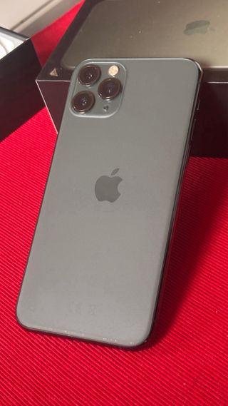 iPhone 11 Pro 256GB, funda megasafe + AirPods 1