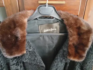 Chaqueta Astracán Neiman Marcus Negra