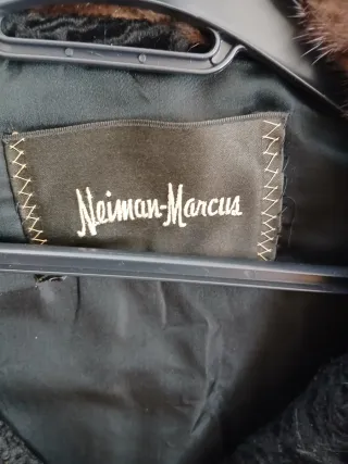 Chaqueta Astracán Neiman Marcus Negra