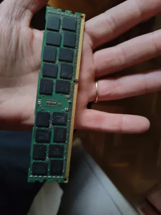 Módulo RAM ELPIDA 16GB PC3L-15600