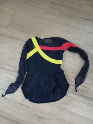 Maillot rosa y amarillo con flecos 25 euros todos