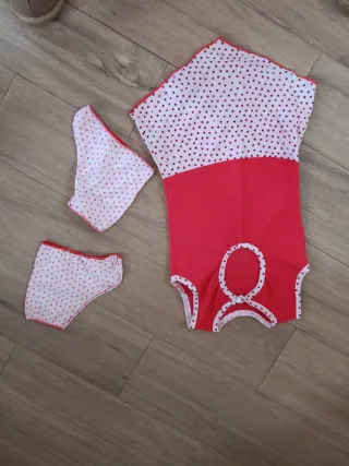 Maillot rosa y amarillo con flecos 25 euros todos