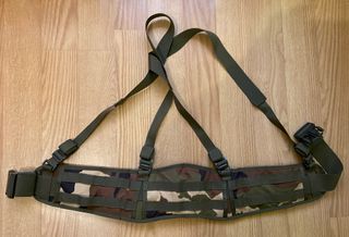 Chaleco y pouches variados woodland - Airsoft