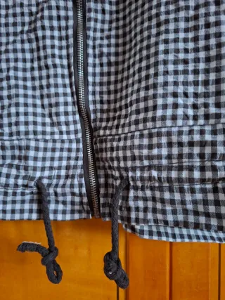 Cazadora cuadros blanco y negro ligera