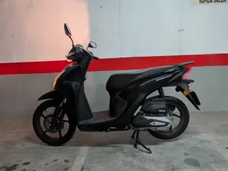 Honda Vision 110 Negra