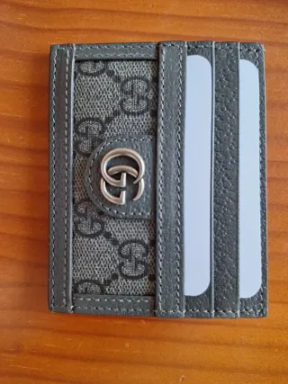 Billetero Gucci GG Supreme