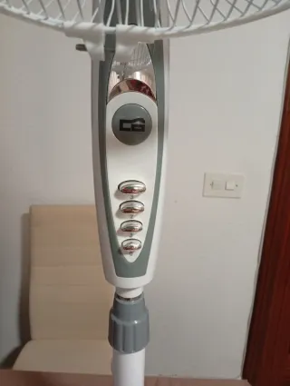 Ventilador Orbegozo Plata y Blanco