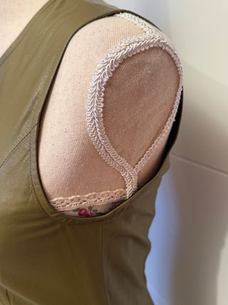 Vestido efecto piel Stradivarius verde