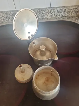 Cafetera italiana de metal