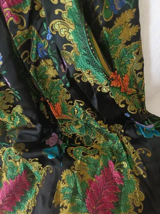 Traje de Fallera Negro con Bordados