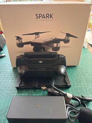 DJI Spark Drone con accesorios