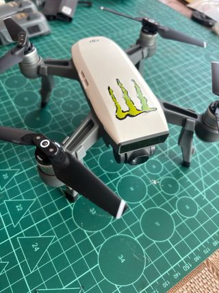 DJI Spark Drone con accesorios