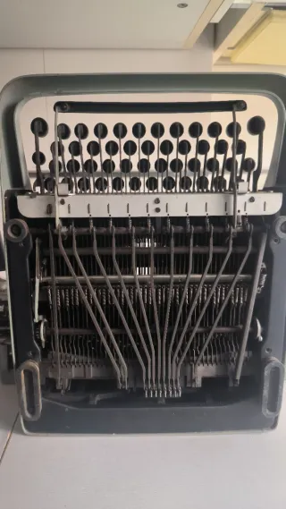 Máquina de Escribir Hispano Olivetti Lexicon 80