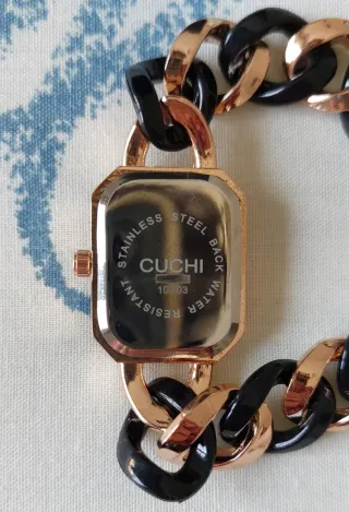 Reloj CUCHI Mujer Dorado y Negro