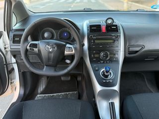 Toyota Auris 2010