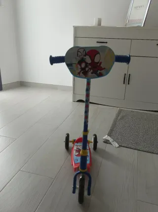 Monopattino a 3 ruote Spiderman