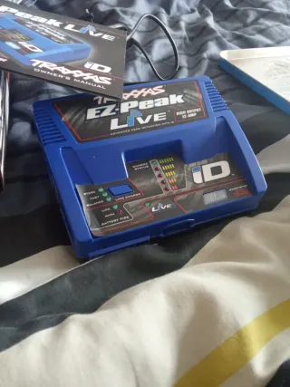Cargador Traxxas EZ-Peak Live Bluetooth