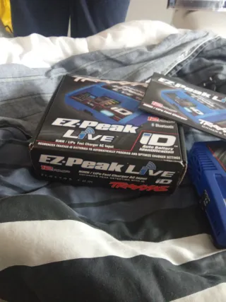 Cargador Traxxas EZ-Peak Live Bluetooth