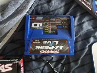 Cargador Traxxas EZ-Peak Live Bluetooth