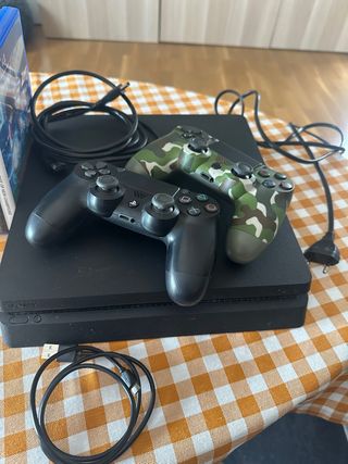 PS4 Slim 1TB + Juegos y 2 Mandos